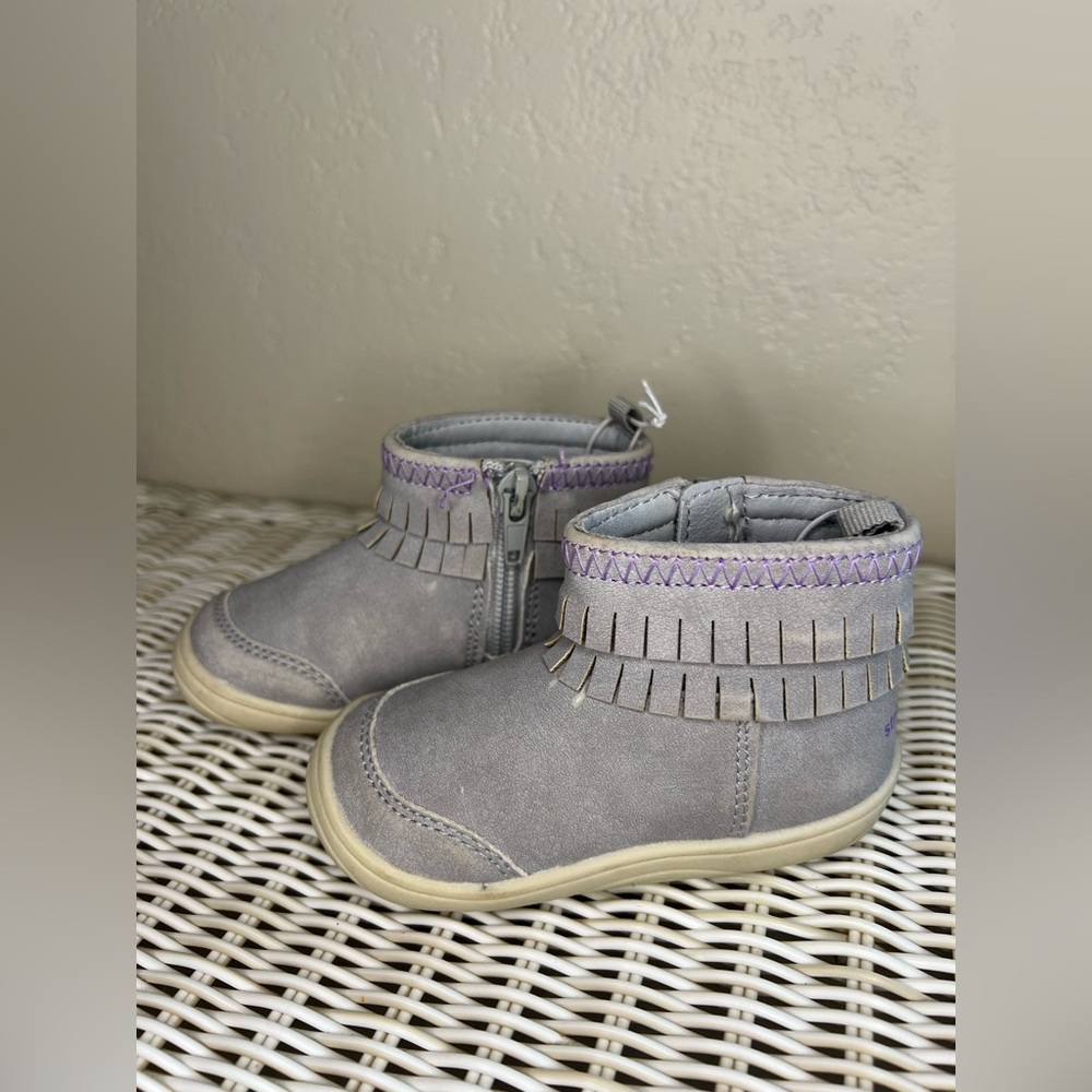 Stride Rite Bianca Gray Fringe Ankle Boots with Purple Stitching sz 5M